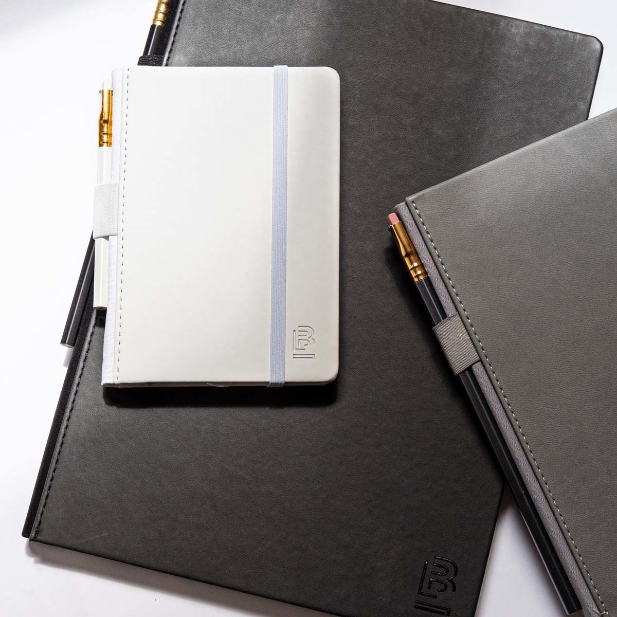 Caderno Grande A4 de Capa Dura e Papel Marfim de Linhas - Cinzento Cinzento-5