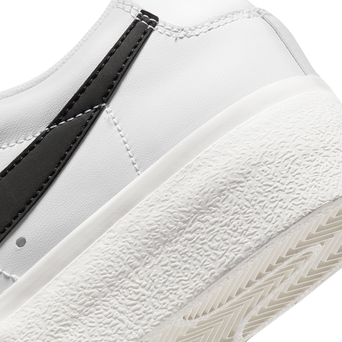 Sapatilhas casual Blazer Low Platform Branco / Preto-6