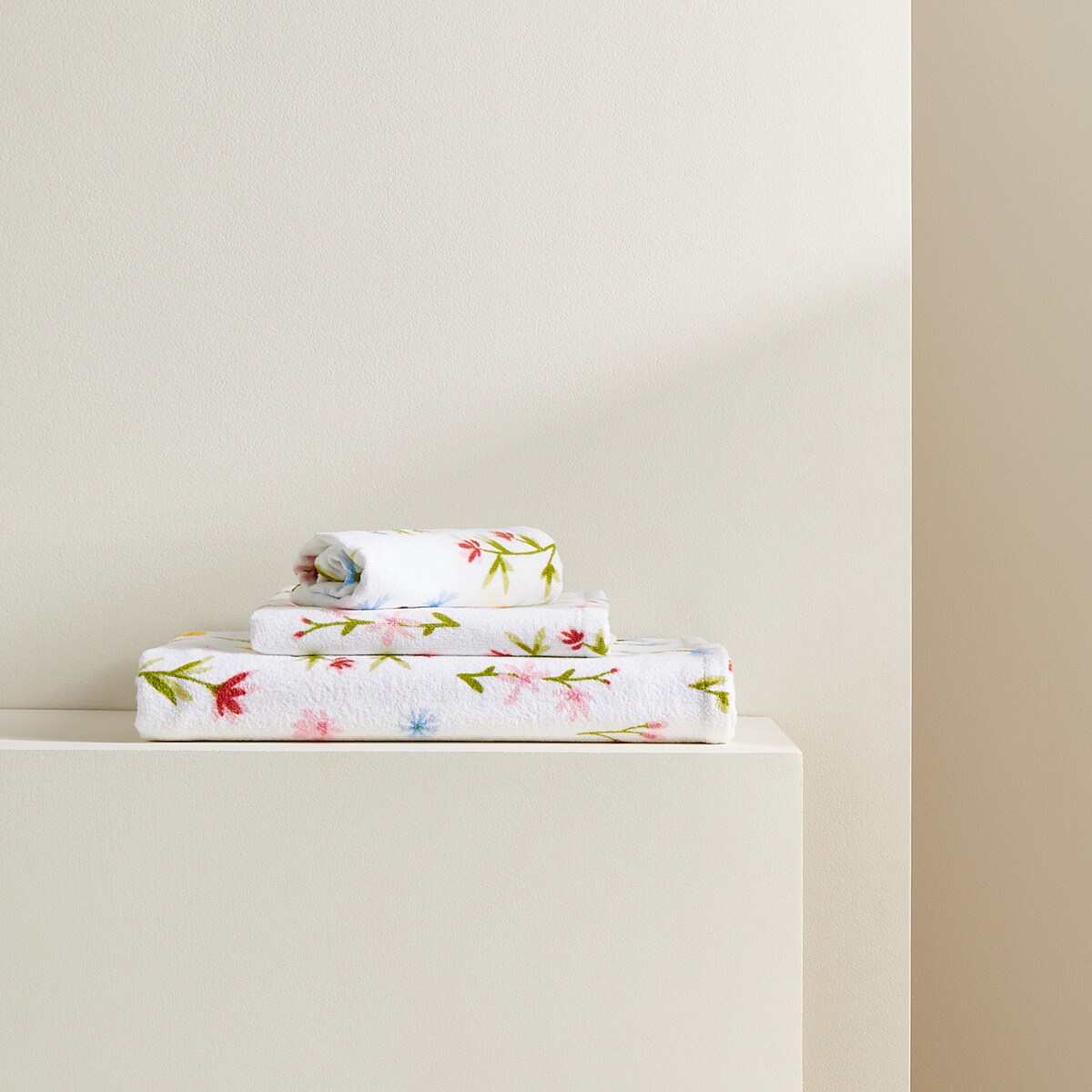 Serviette de bain 420 g/m2 Sara Basics