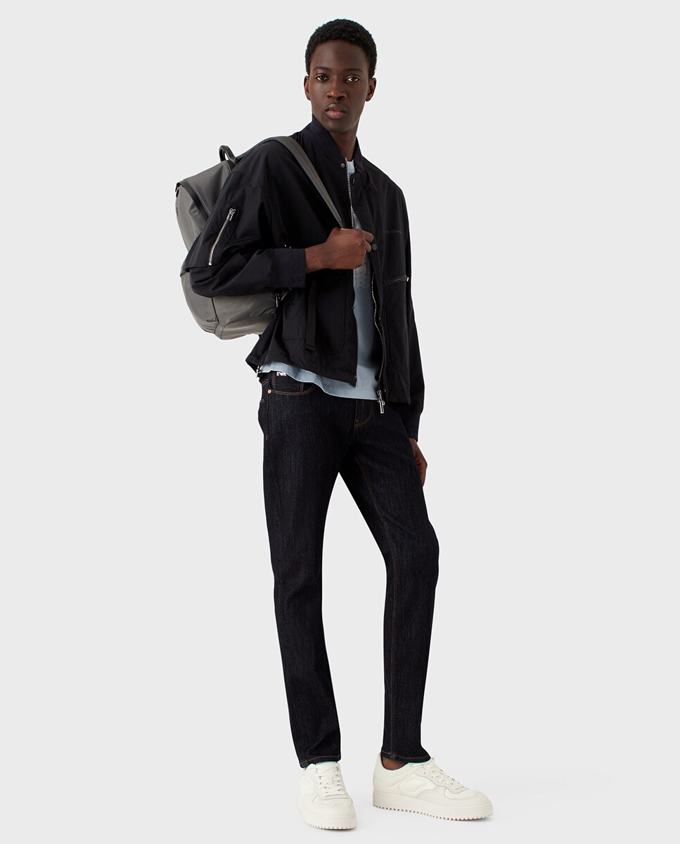 Jean J06 slim fit à taille normale basse