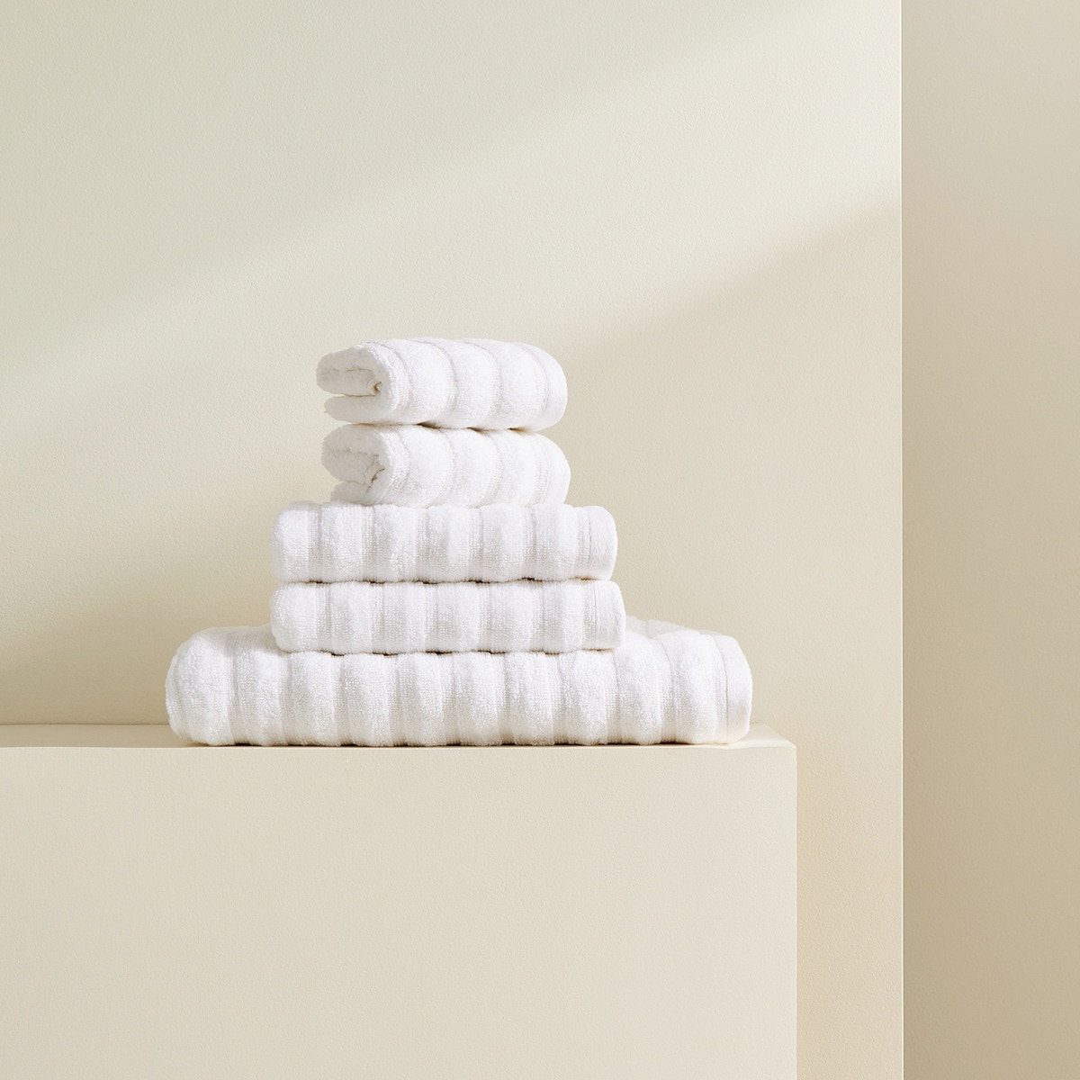 Jeu de 5 serviettes de bain 450 g/m2 Gadea