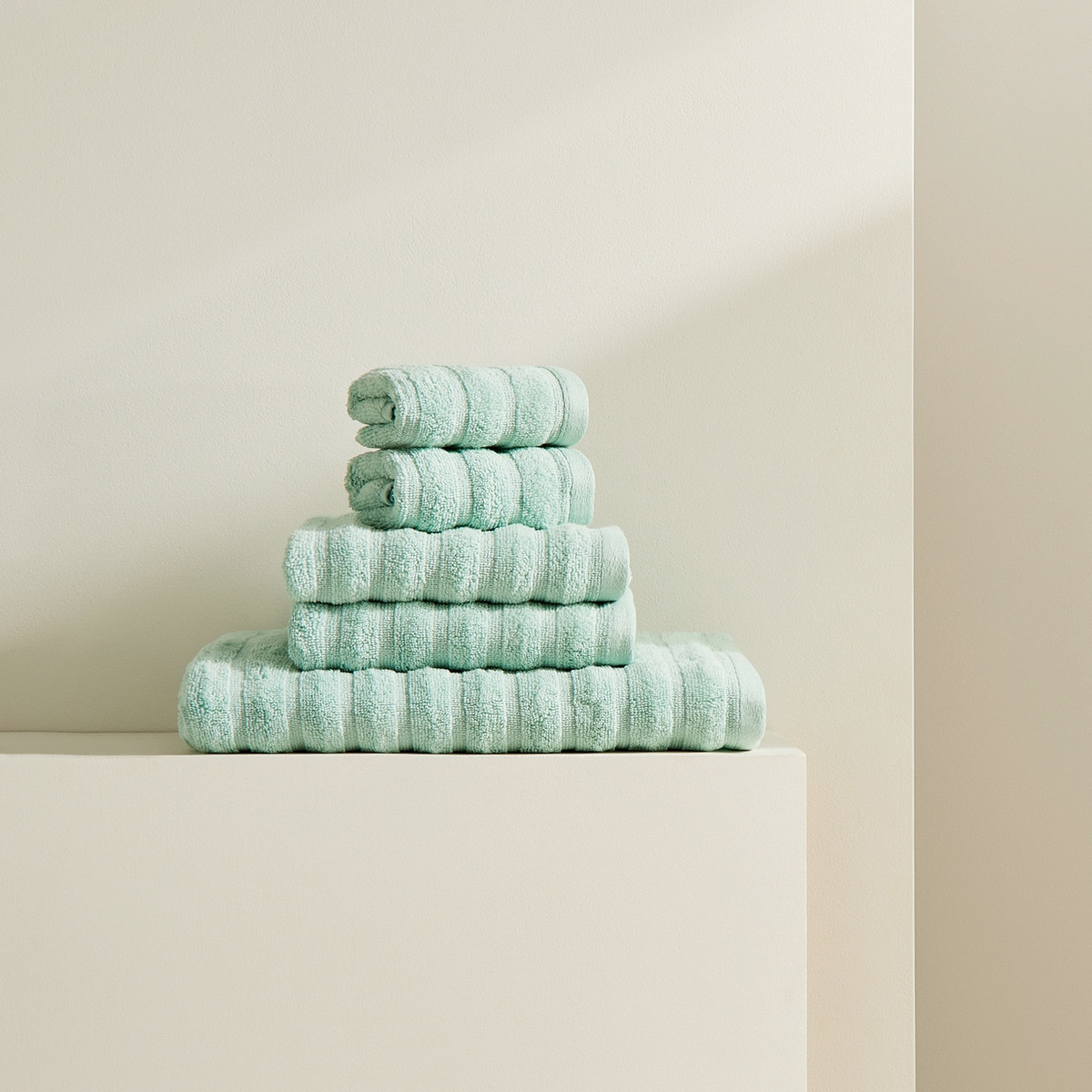 Jeu de 5 serviettes de bain 450 g/m2 Gadea