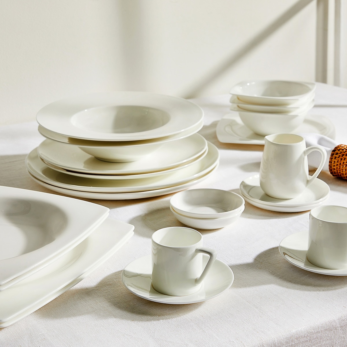 Chávena de Café com Prato Redondo com Alça Bone China Essential Branco-5