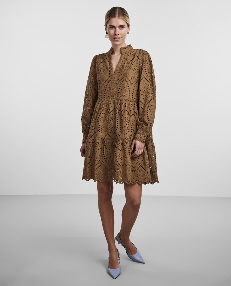 Robe courte ajourée