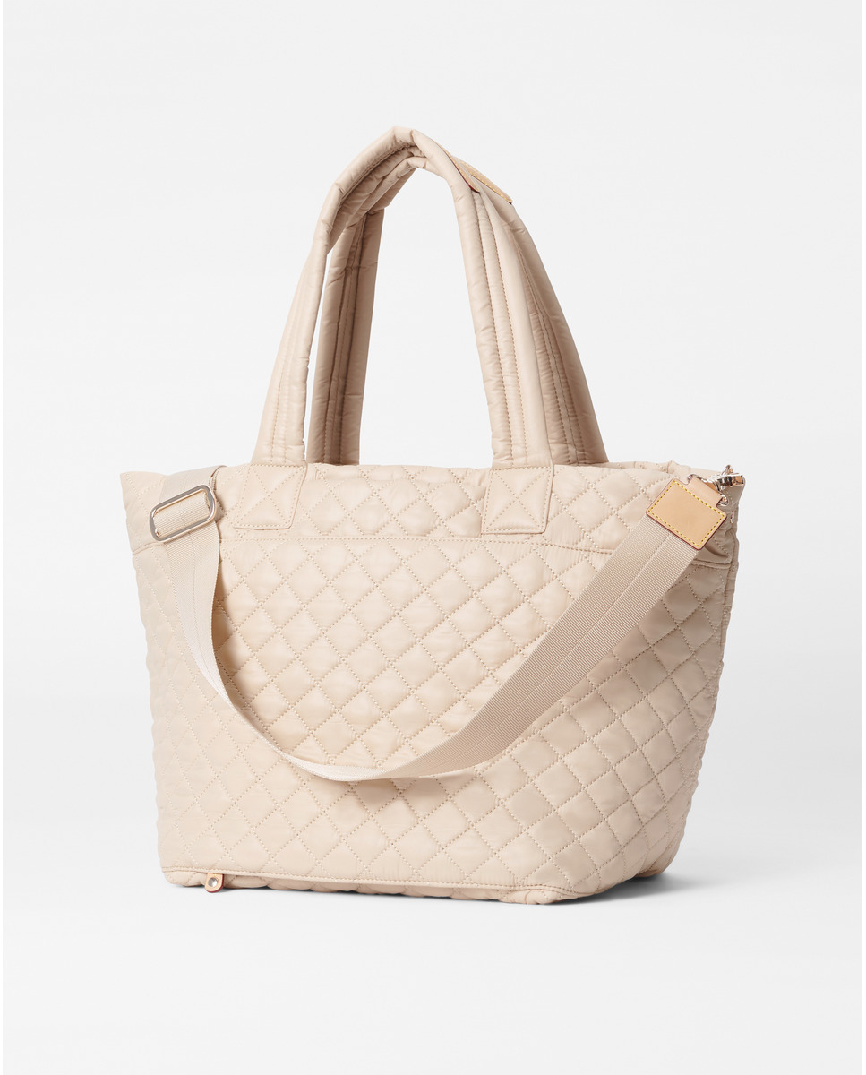 Mala Tipo Tote Grande de Nylon com Alça Adicional Bege-2