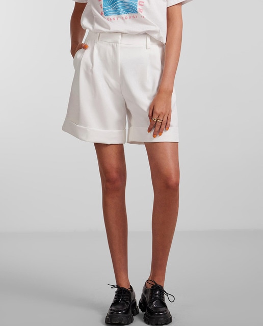 Imagen 0 de Pantalón corto bermuda de mujer de talle alto