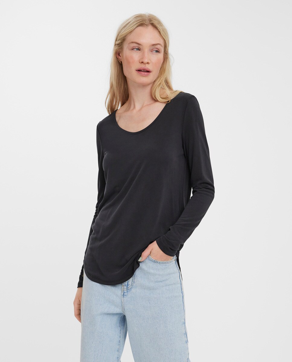 Tshirt fluide arrondi dans le bas