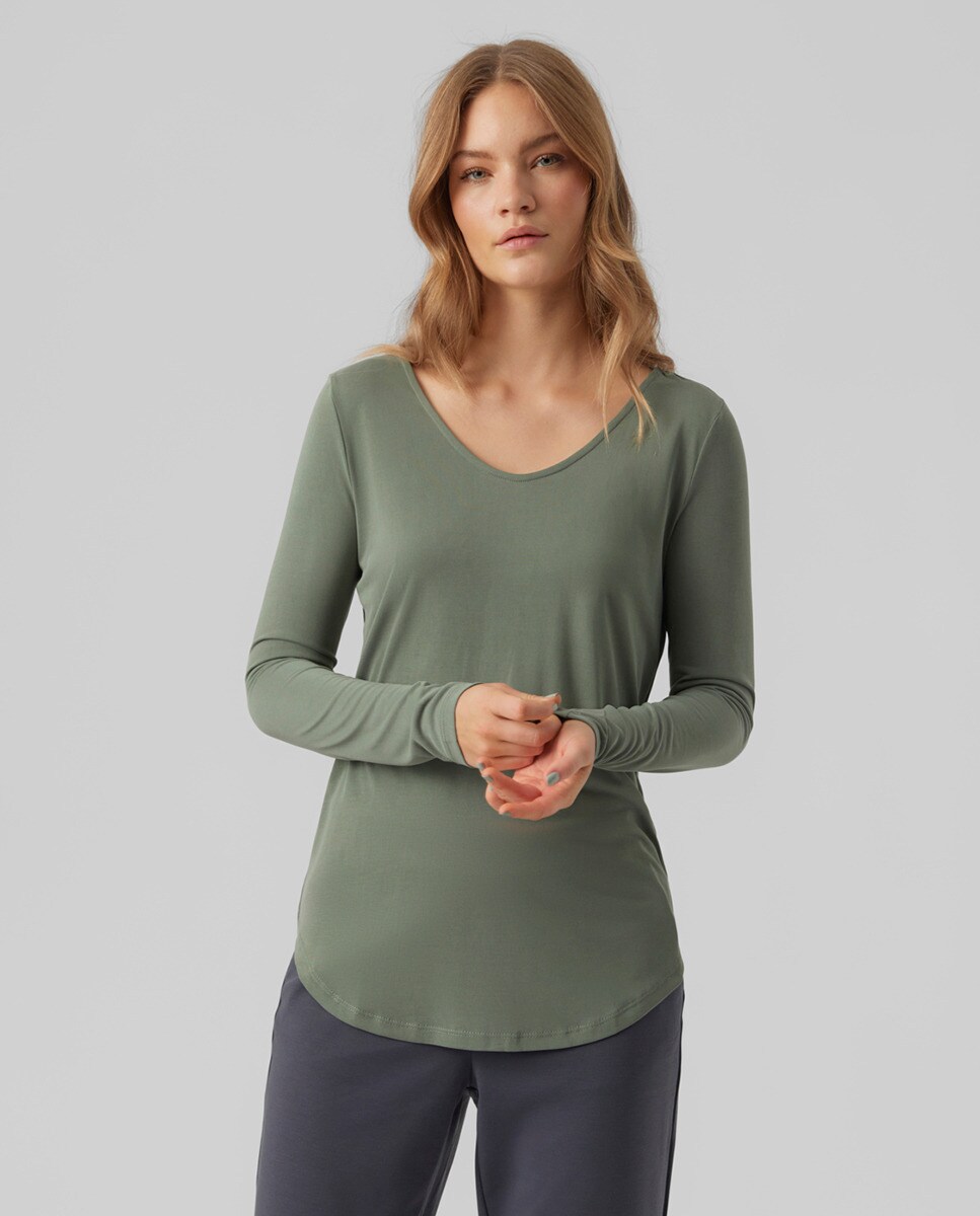 Tshirt fluide arrondi dans le bas