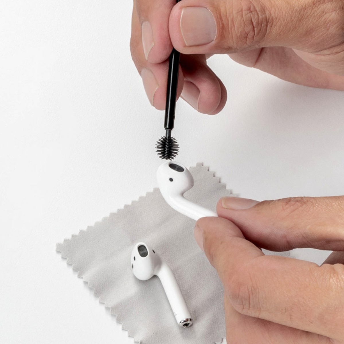 Kit de limpieza Belkin para AirPods Negro-7
