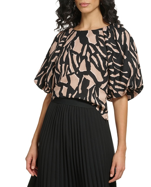 Imagen 0 de Top de mujer con manga corta y cuello redondo