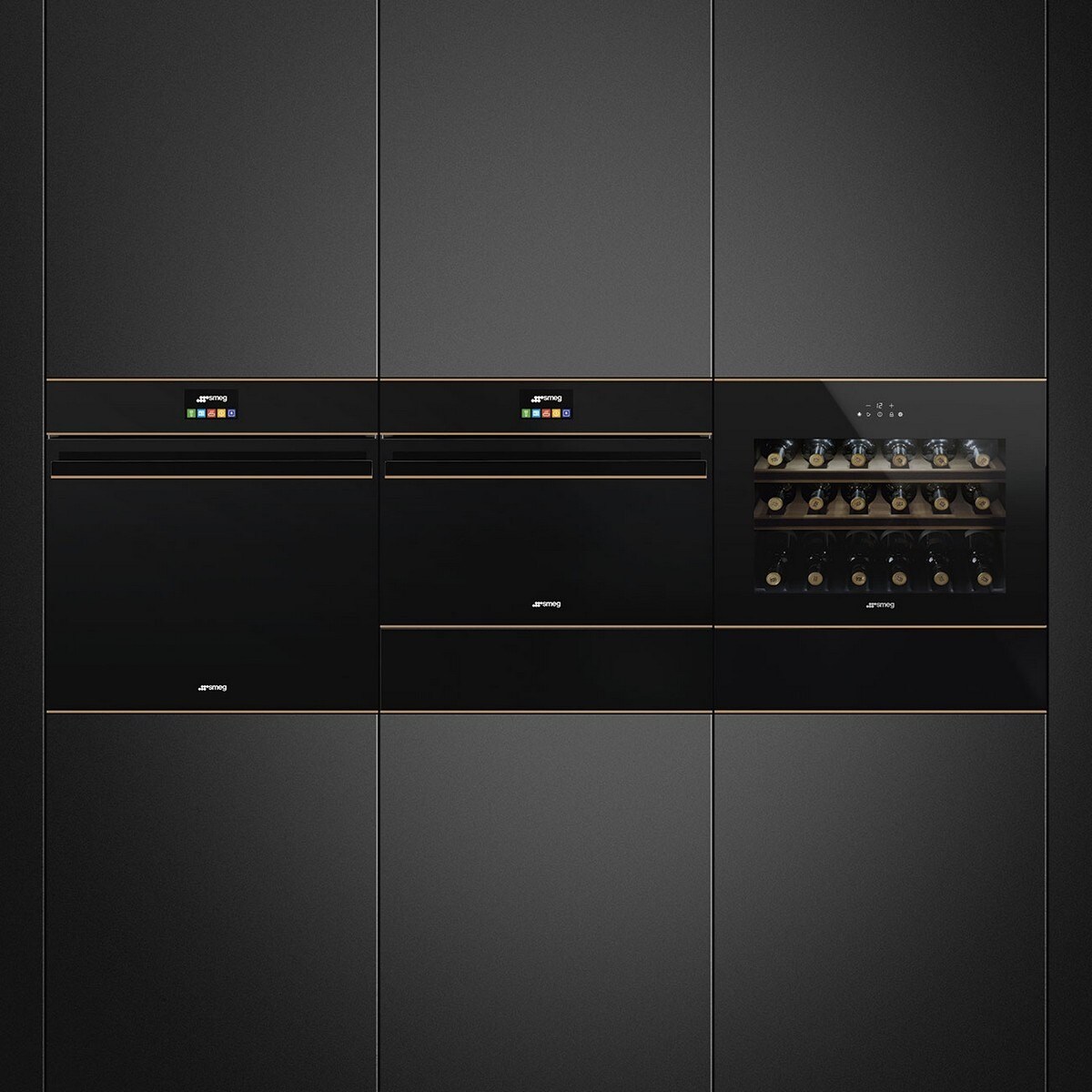 Gaveta de Sommelier Smeg Dolce Stil Novo CPS615NR - Preto e Perfis Cobre Preto / Cobre-2
