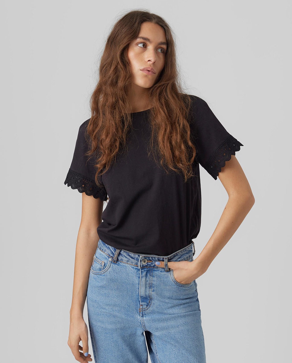 Tshirt à manches courtes avec détail en dentelle