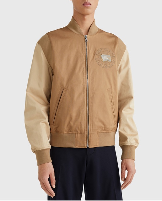 Imagen 0 de Cazadora de hombre beige con cierre de botones