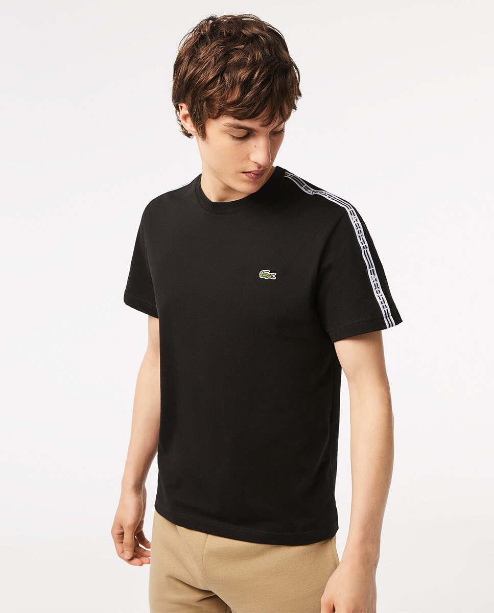 Tshirt Lacoste regular fit avec rayure avec logo