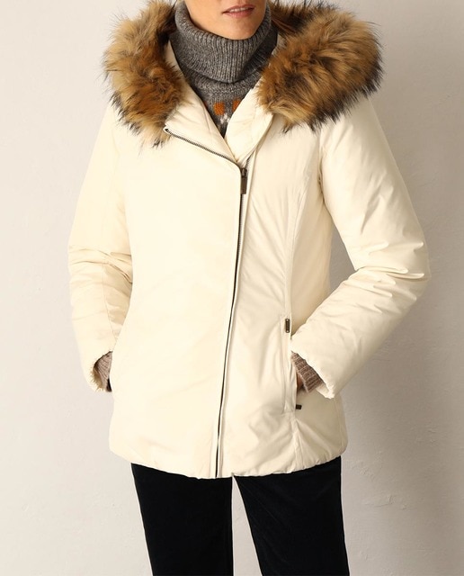 Imagen 0 de Parka corta tipo koreana de mujer