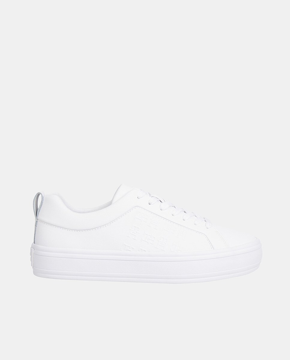 Chaussures basses avec monogramme et semelle cuvette épaisse