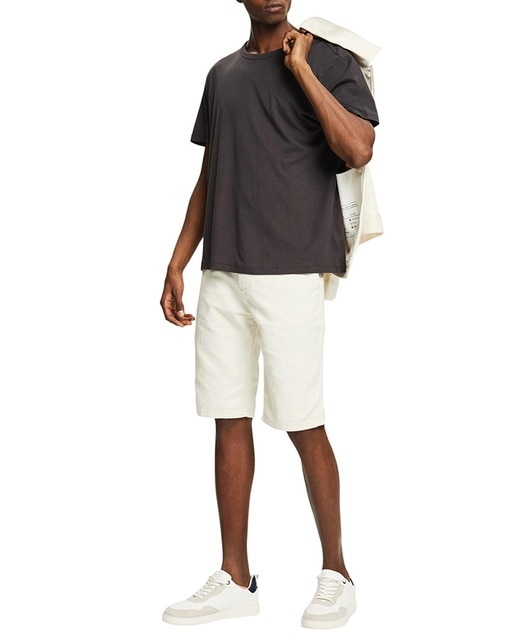 Imagen 0 de Pantalón corto de hombre con lino