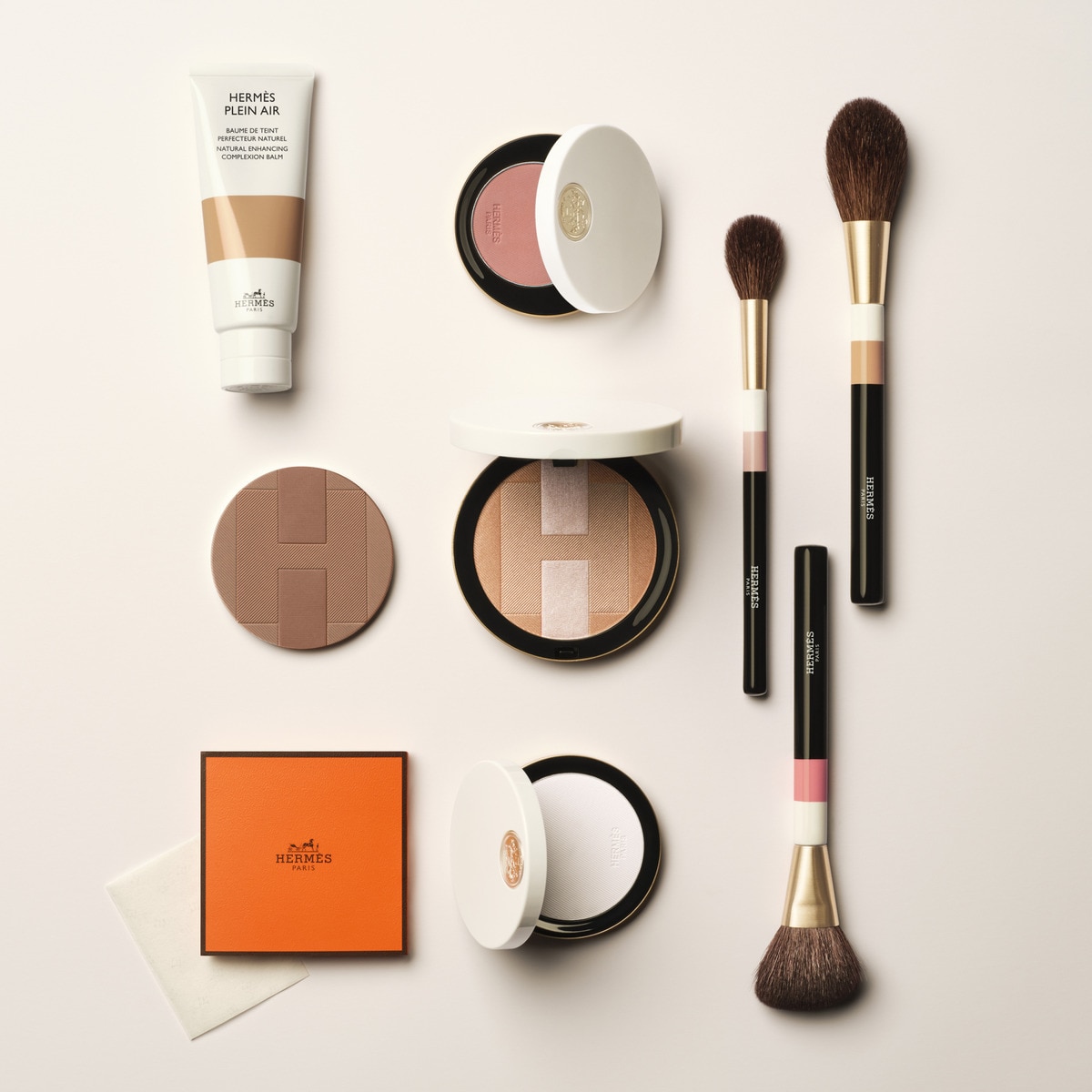 Pó Mineral Iridescente H TRIO Hermès Plein Air - 18 g 2 - Corail Mojave-12