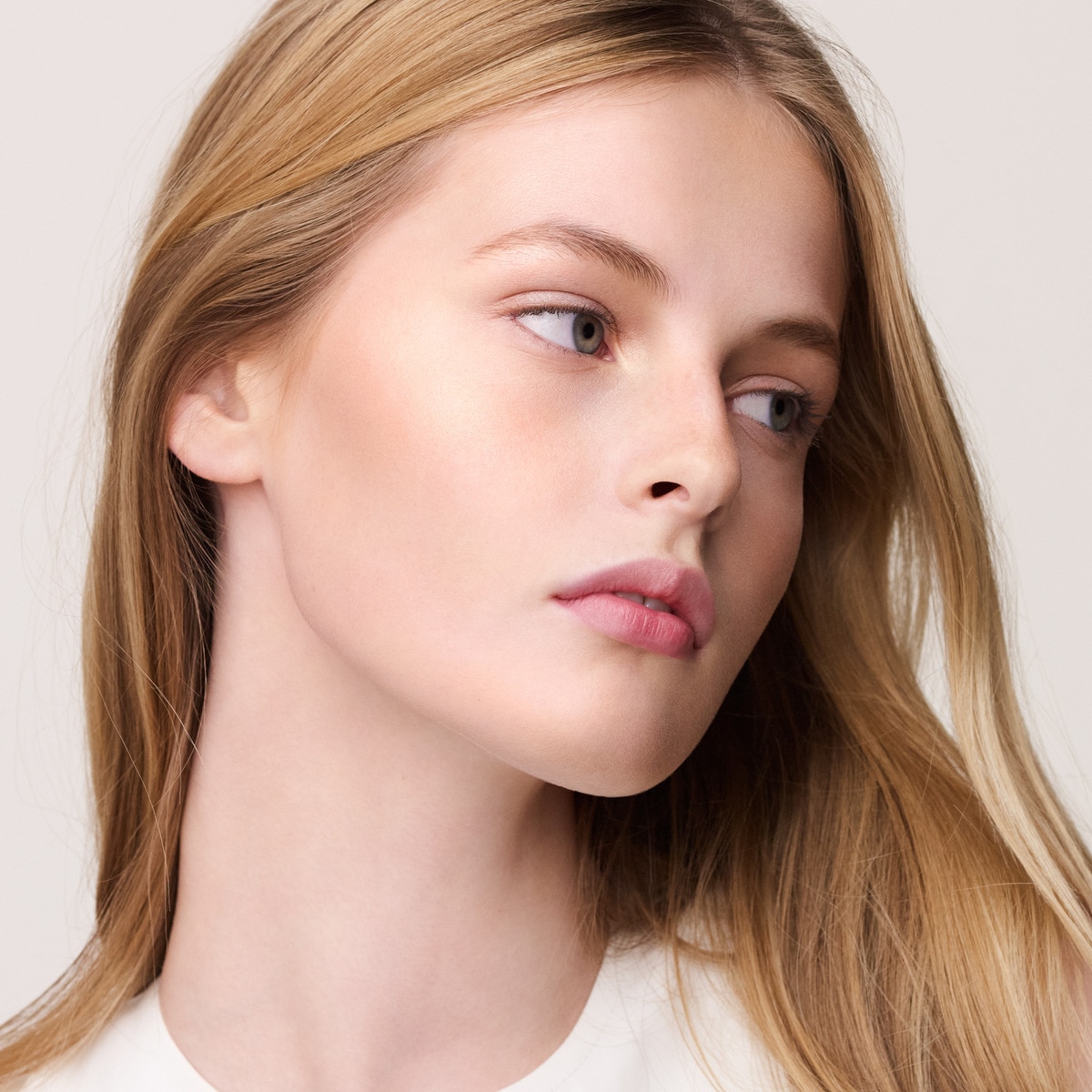 Pó Mineral Iridescente H TRIO Hermès Plein Air - 18 g 2 - Corail Mojave-10