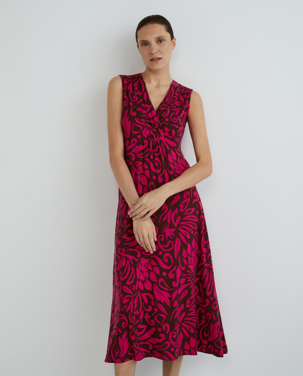 Robe midi nouée sur la poitrine