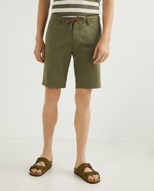 Imagen 0 de Bermuda tipo jogger de hombre kaki