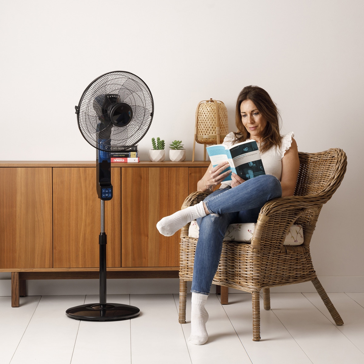 Ventilador de pie Taurus Boreal Digital No Moskit con 3 velocidades 5
