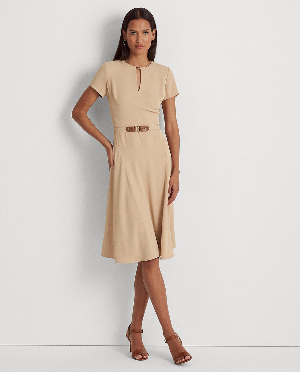 Robe midi à manches courtes