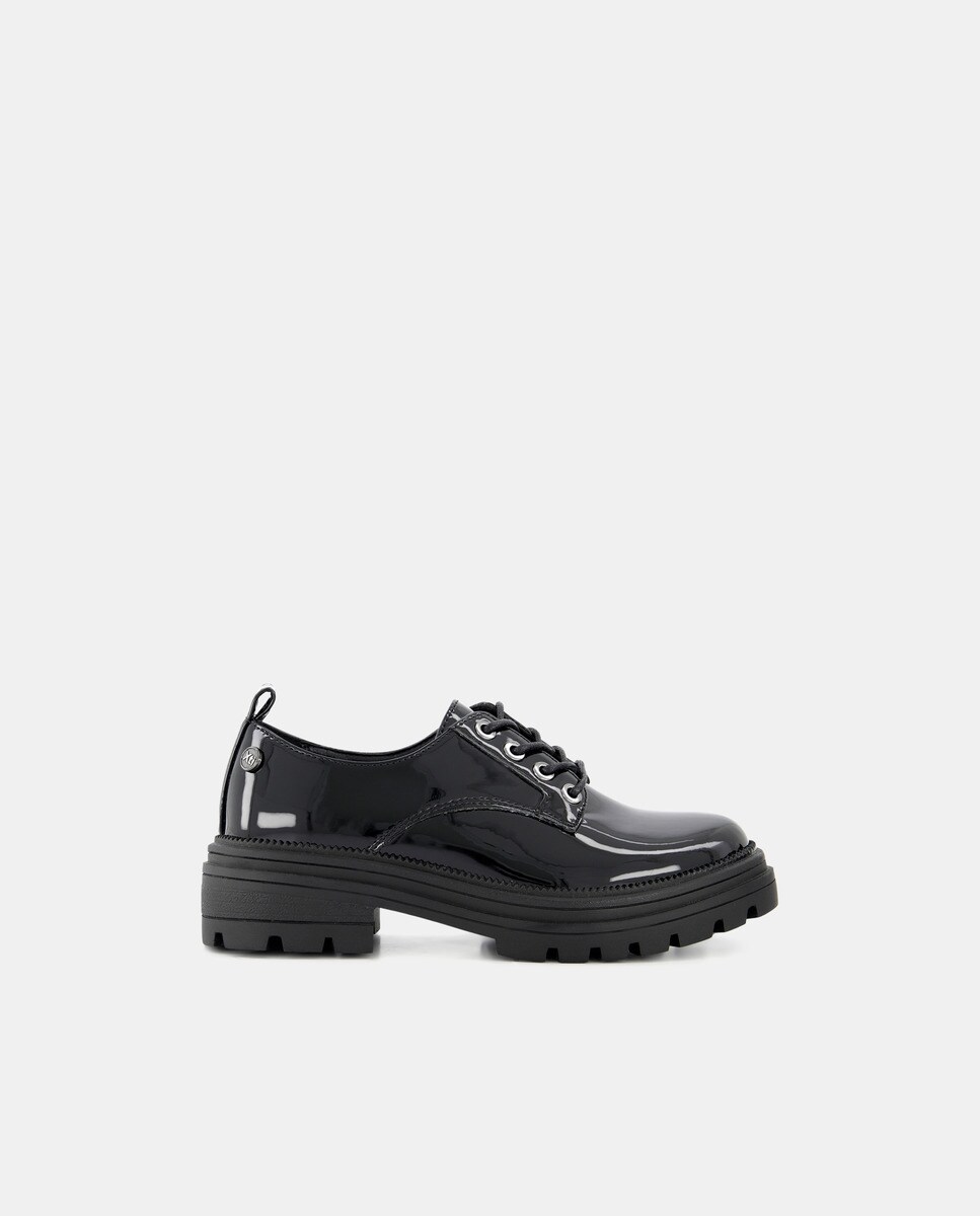 Chaussures à lacets vernies à semelle en caoutchouc antidérapante