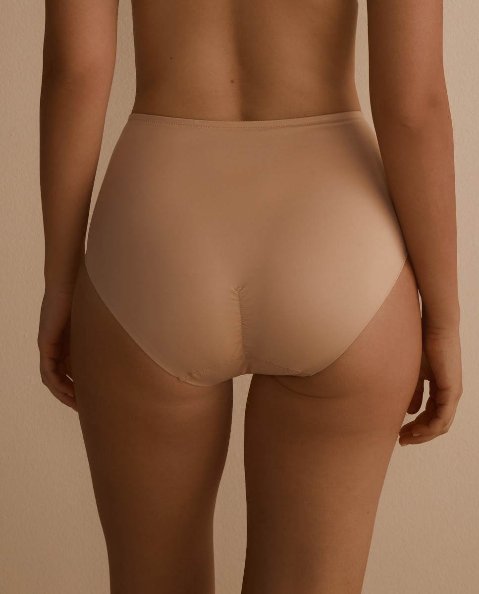 Cueca de mulher Triumph clássica com detalhe cruzado Bege-2