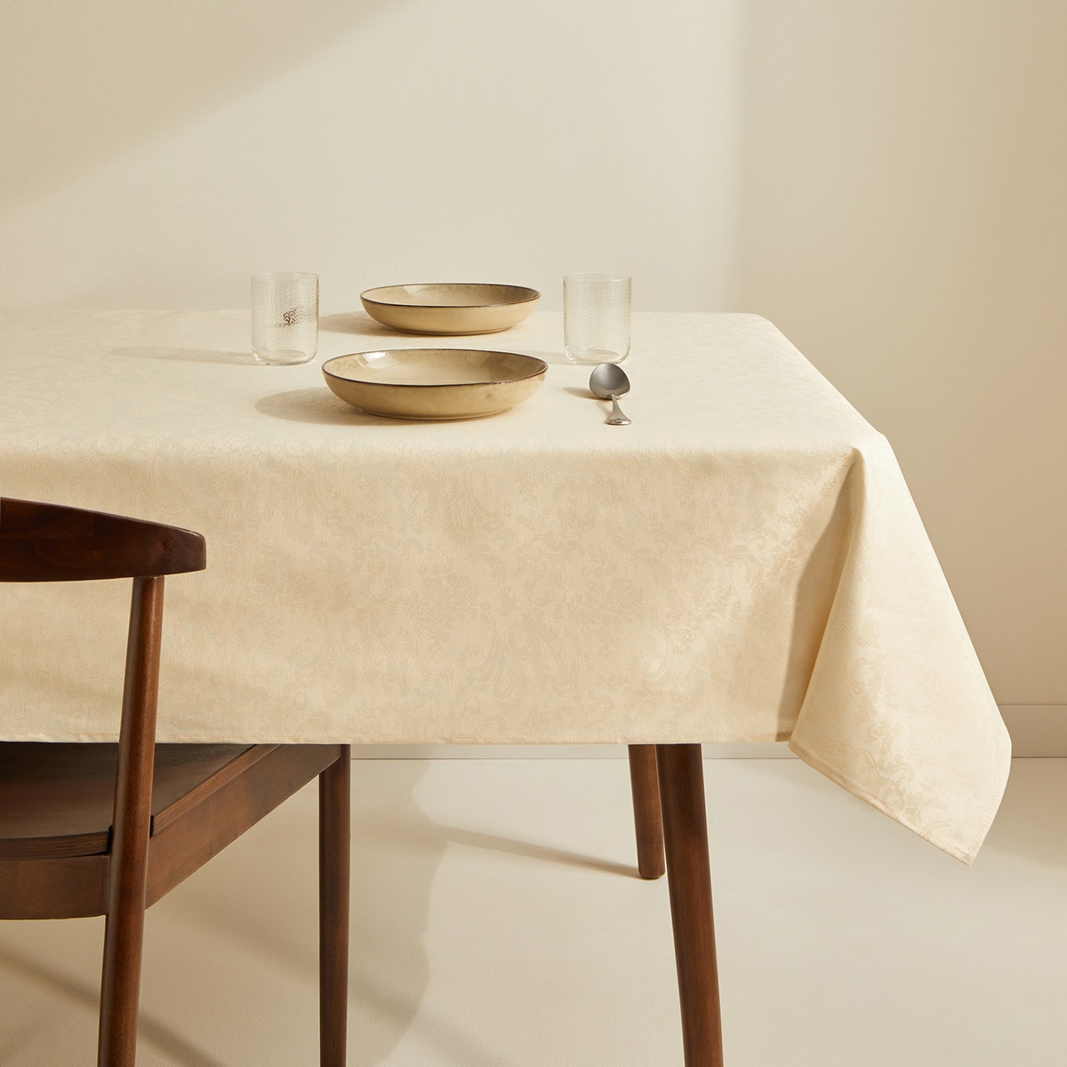 Toalha de mesa antimanchas resinada Ariadna Cru-1