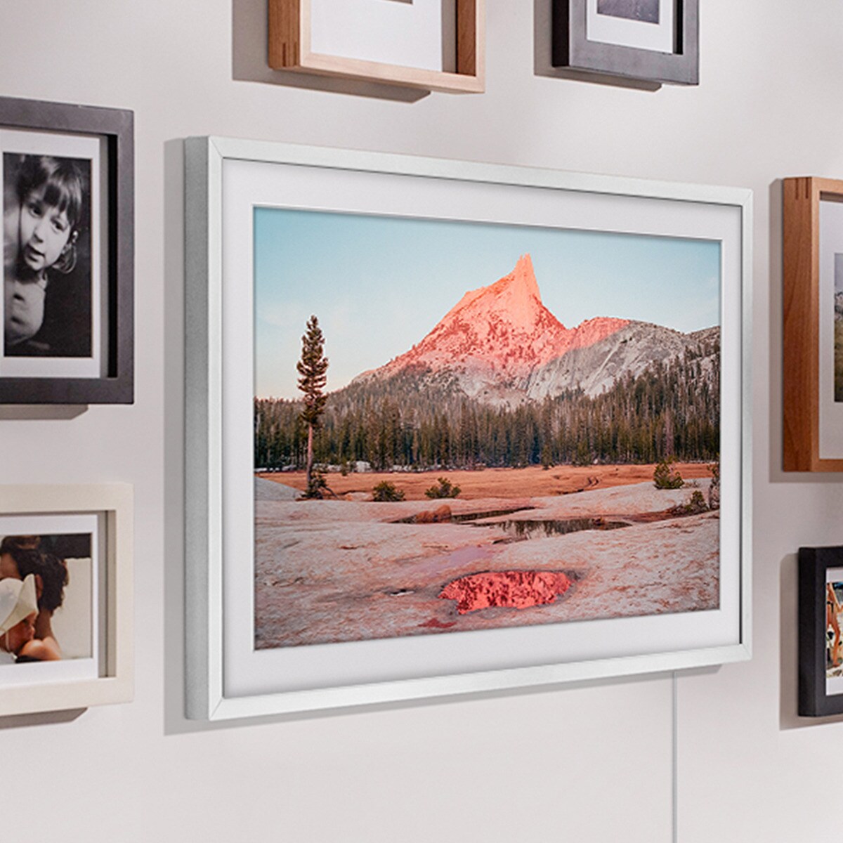 TV Samsung QLED 32" The Frame TQ32LS03C 4K Display Matte, Smart TV. Suporte Slim Incluído para Colocar na Parede 8