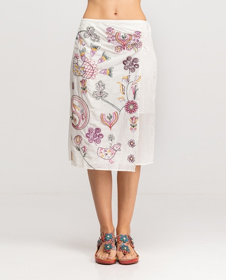 Falda con bordados — oferta en Primeriti