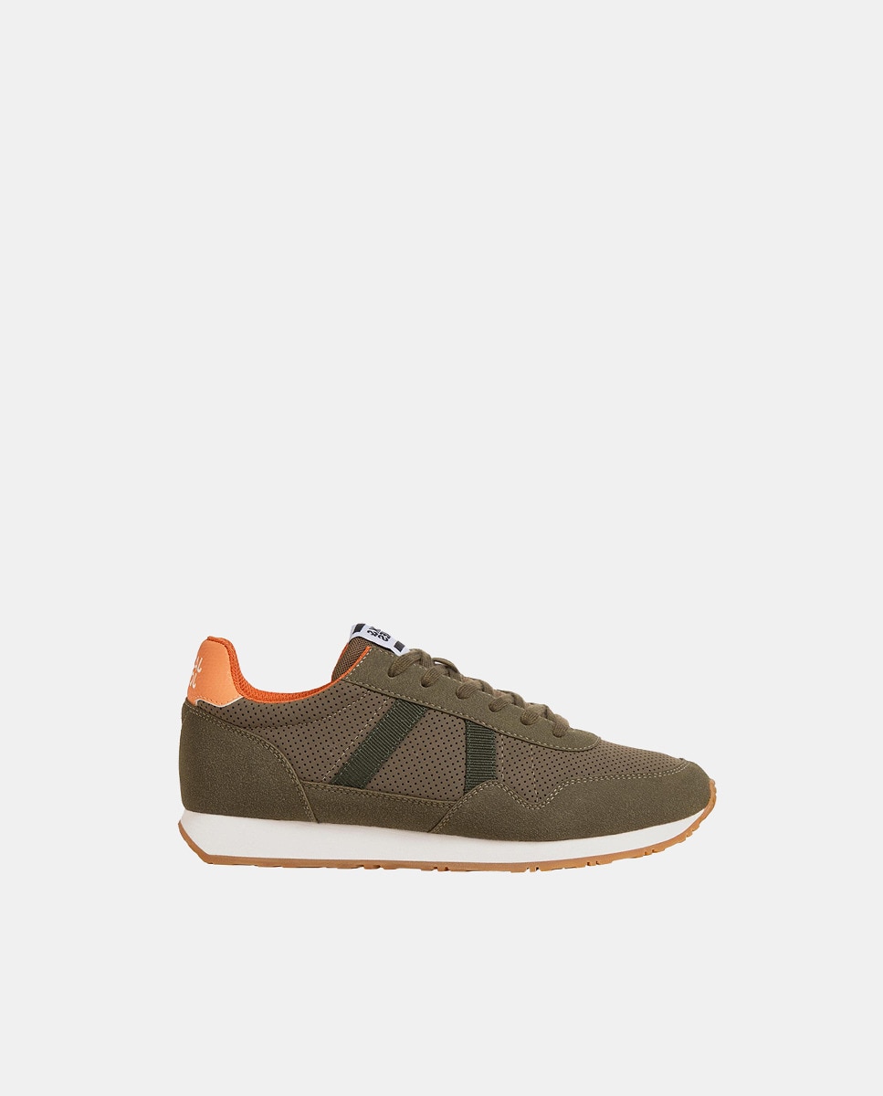 Chaussures basses style running avec bandes sur les côtés à lacets