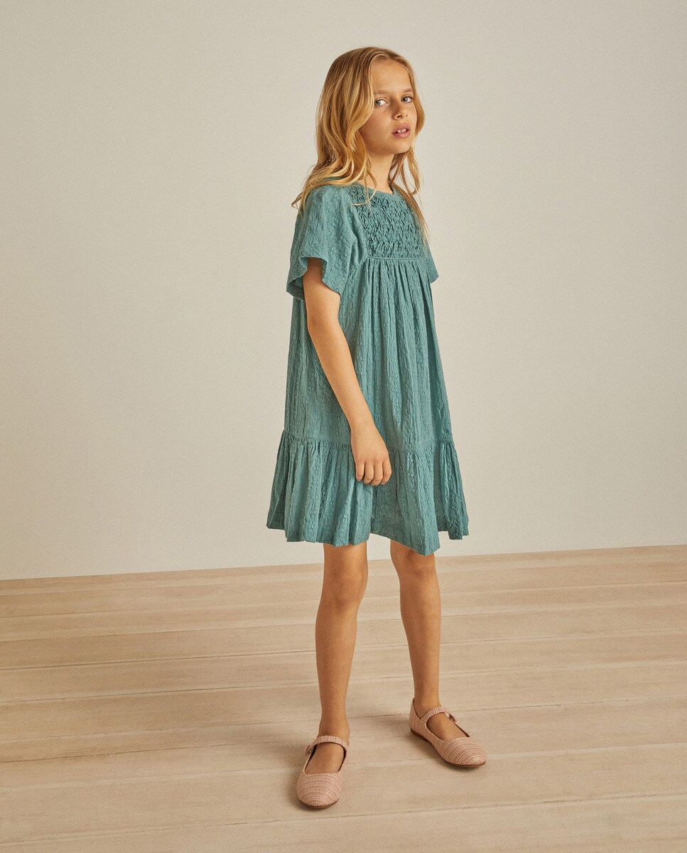 Robe à manches courtes