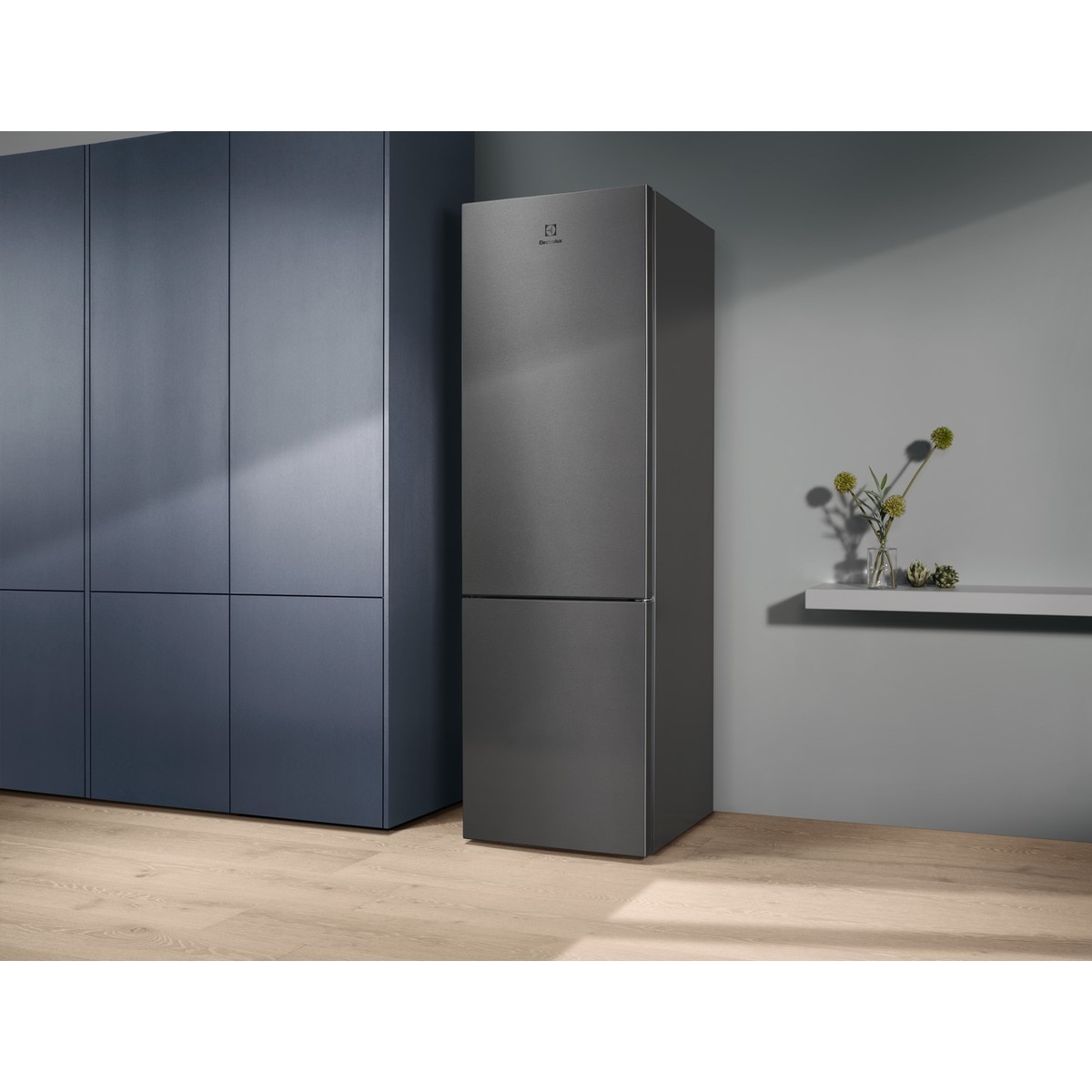 Frigorífico combi Electrolux Total No Frost - LNT6ME36U Inox-10
