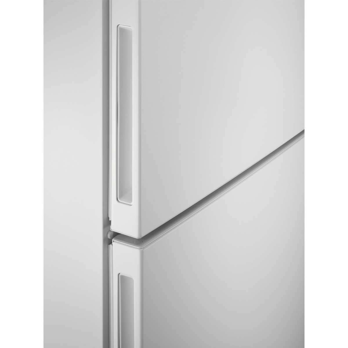 Frigorífico Combinado Electrolux Série 600 LNT5ME32W1 TwinTech®, Total No Frost e de 186 cm - Branco Branco-5