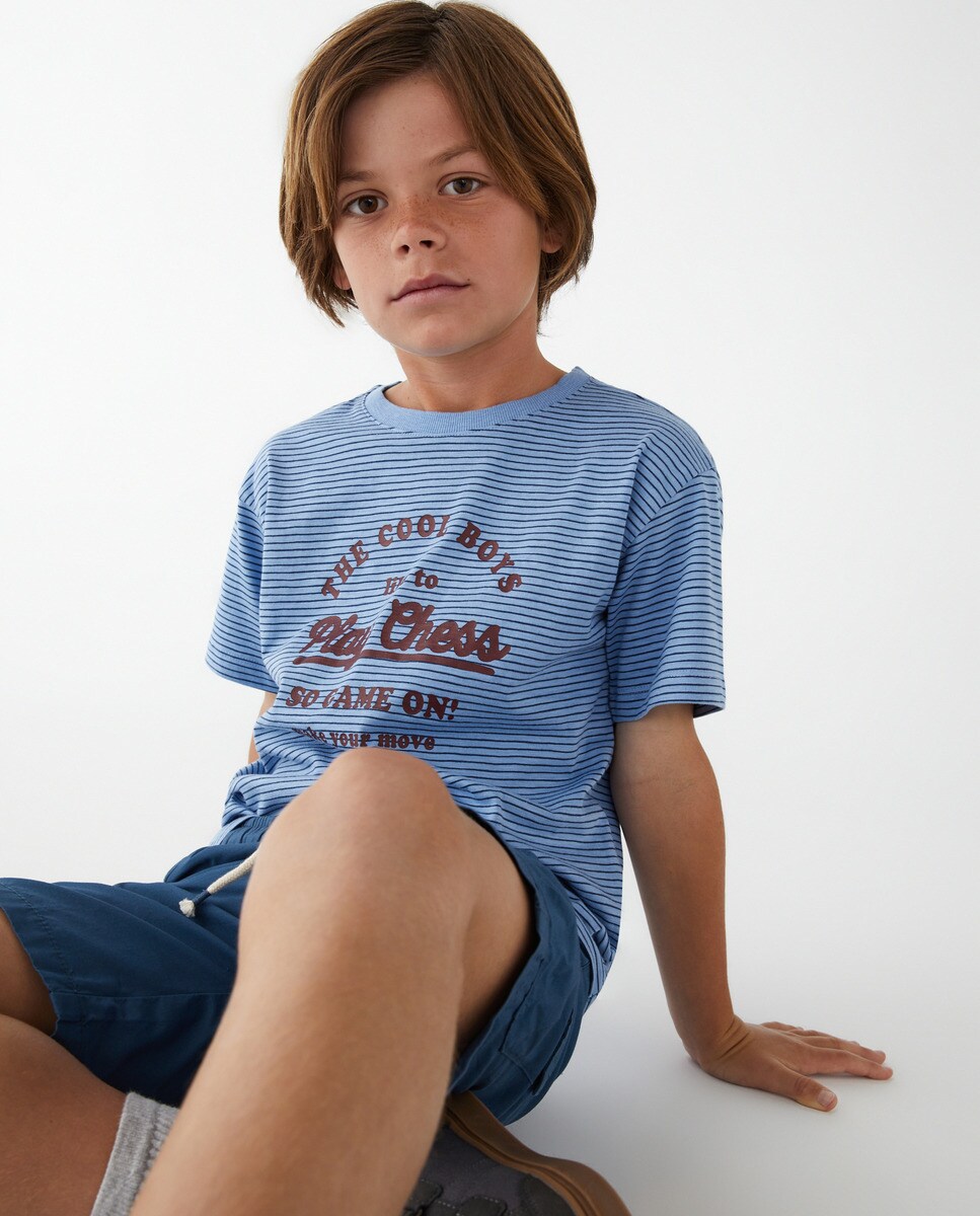 Tshirt à motif et imprimé placé devant