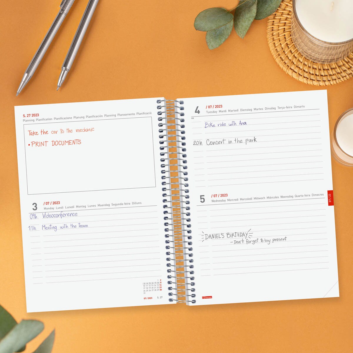 Agenda 18 meses julio 2023-diciembre 2024 espiral E10-155x212 2 días página Pretty Finocam multilingüe 4