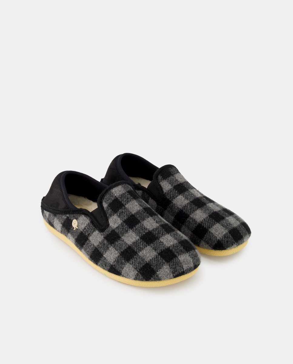 Pantufas Tipo Babuchas com Estampado aos Quadrados Cinzento-2