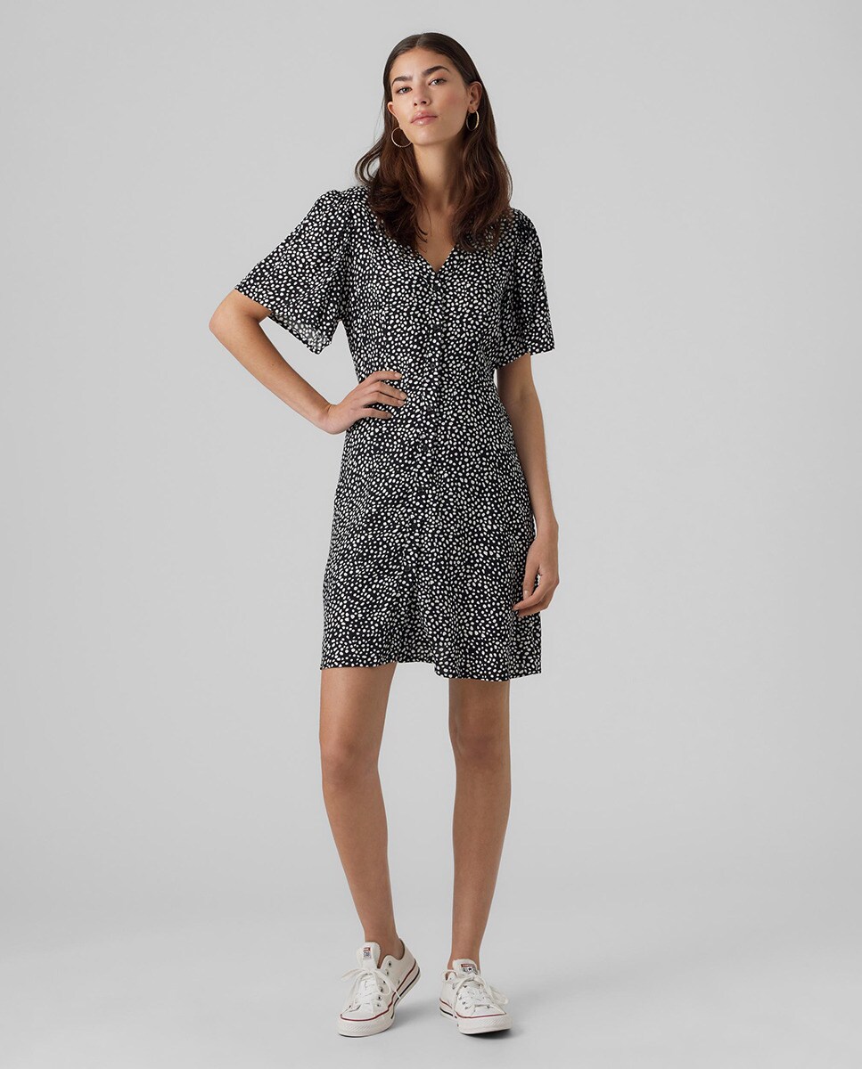 Robe courte à boutons