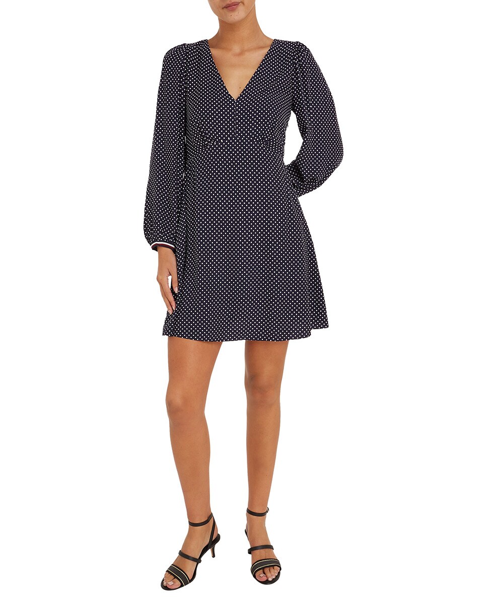 Robe courte à manches longues