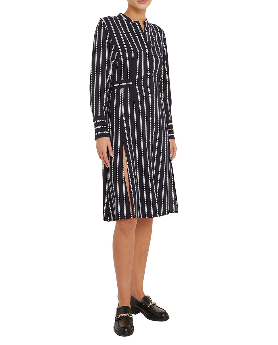 Robe fluide boutonnée à manches longues