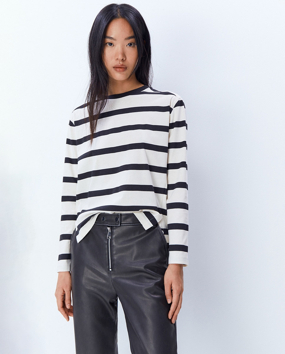 Tshirt à motif basique