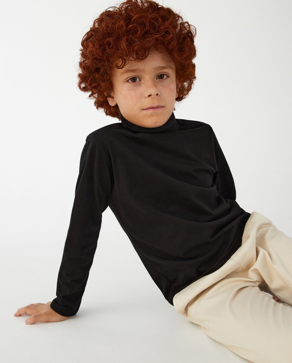 Tshirt à manches longues et col montant