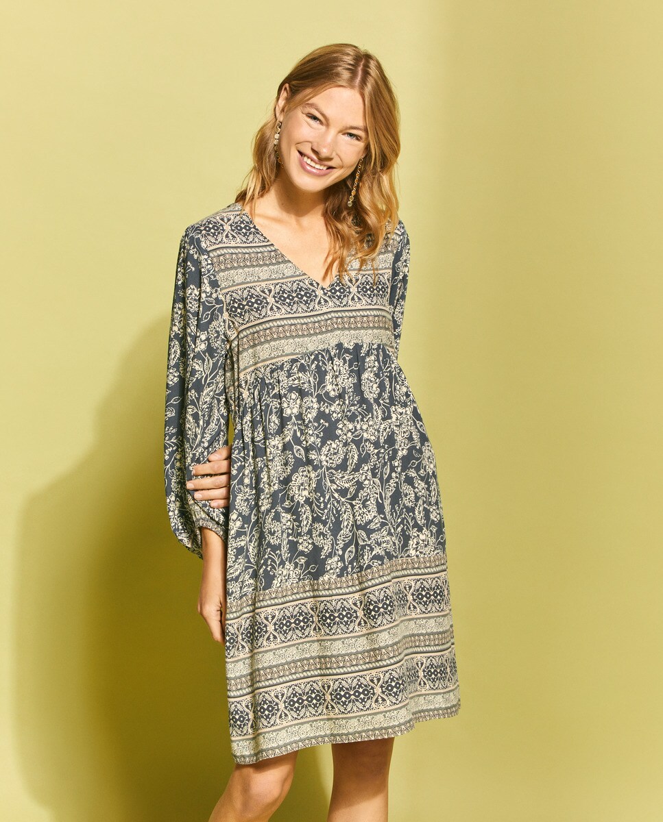 Robe manches troisquarts et col en V