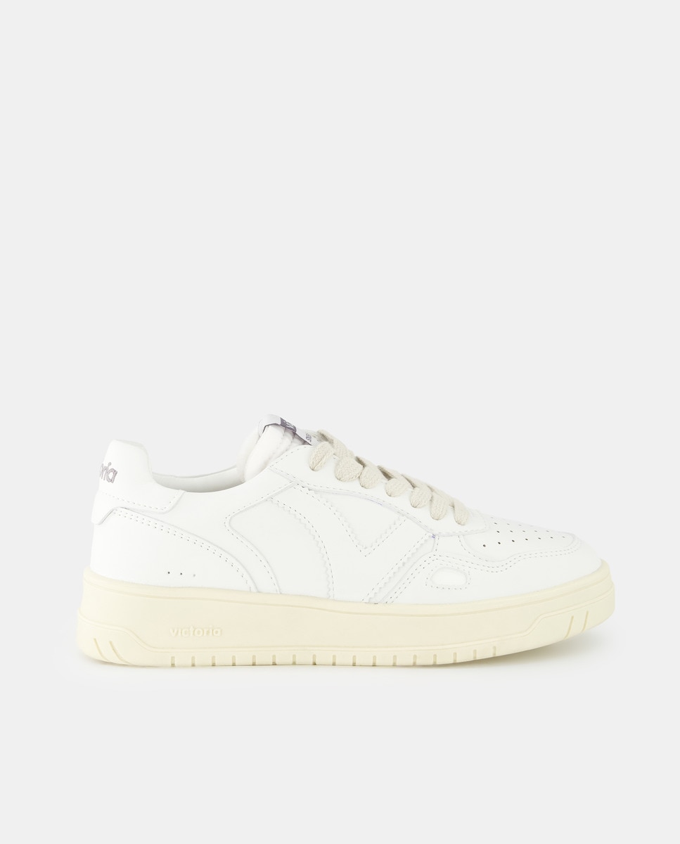 Chaussures C80 basses style baskets avec logo et semelle en caoutchouc