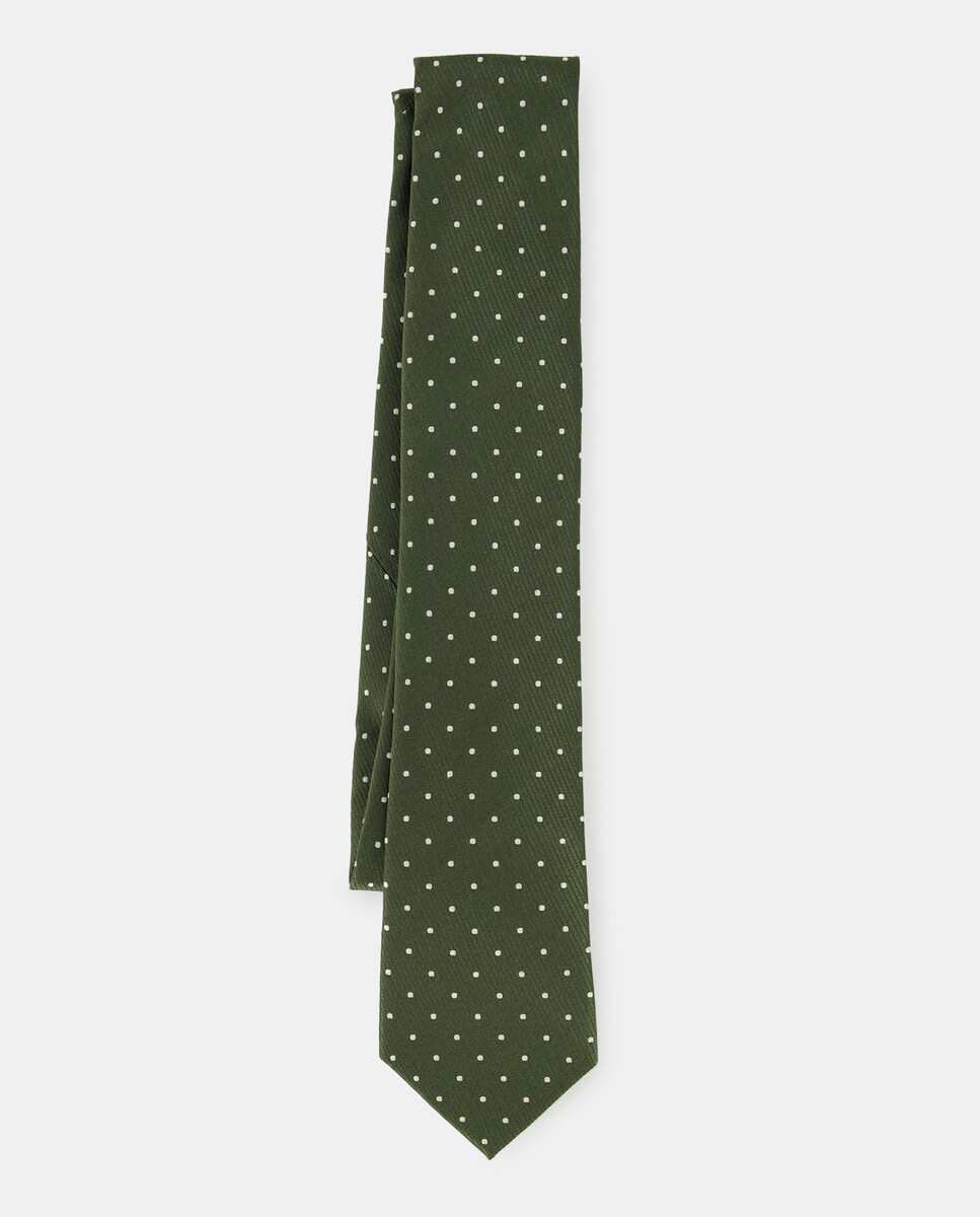 Cravate en soie naturelle.