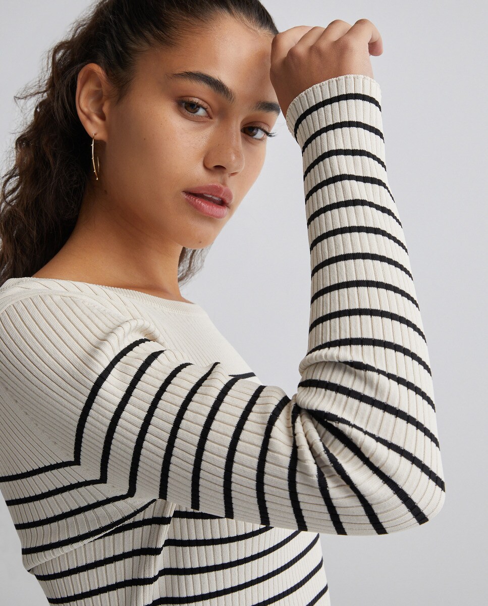 Pull côtelé à encolure ronde