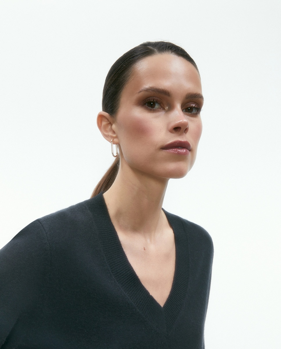 Camisola de Malha com Decote em Bico e em Caxemira Preto-7