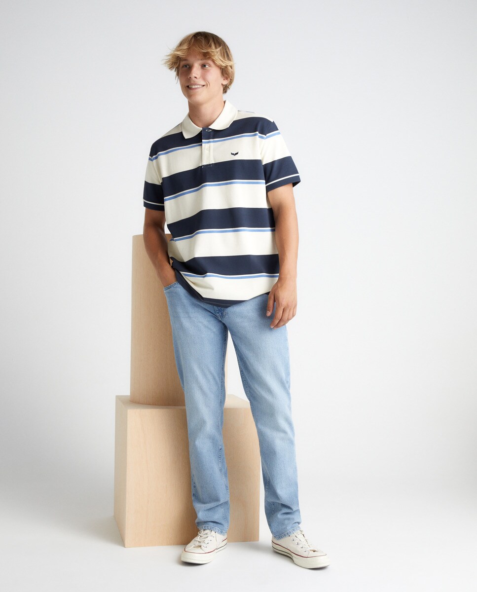 Jean regular tissu et délavage durables